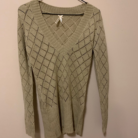 ✨Sparkly Beige V-Neck Sweater✨ - Picture 2 of 4